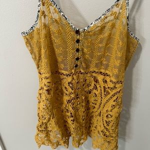 Gimmicks lace tank